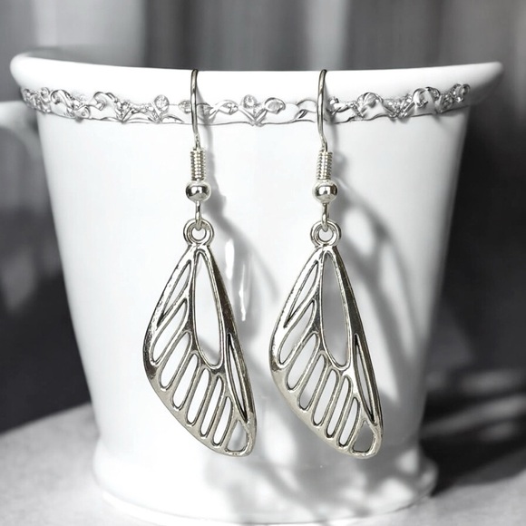 5 For $25💫Silver Butterfly Wing Dangles Earrings - Picture 5 of 5